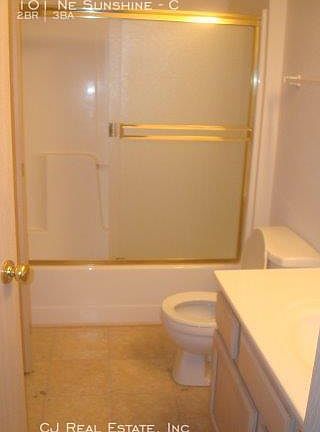 3rd image of 101 NE Sunshine St APT C
