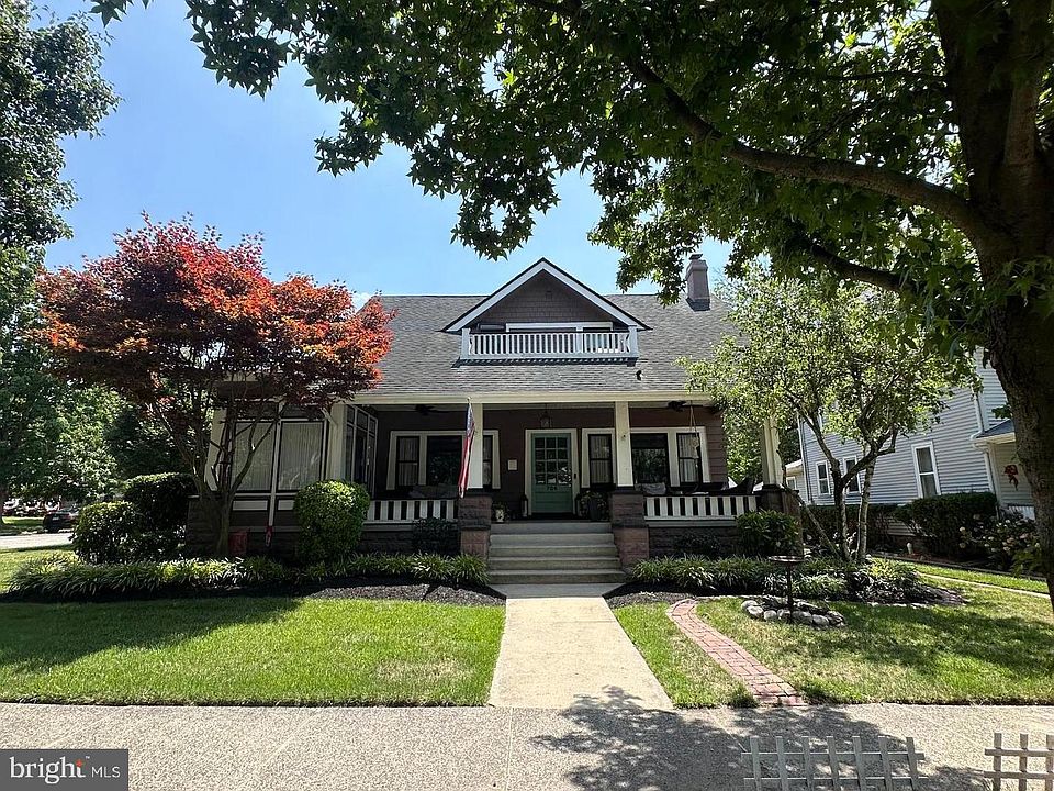 1st image of 706 Thomas Ave