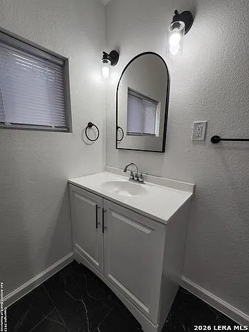 747 Bailey Ave — Photo 11