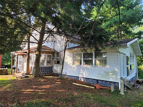 2nd image of 1704 Vanderhoof Rd