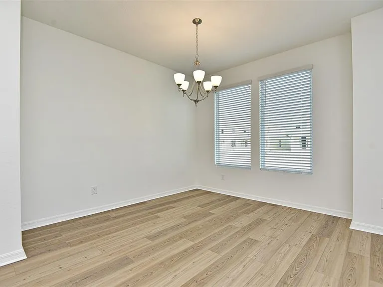 2948 Voyager Ave — Photo 8