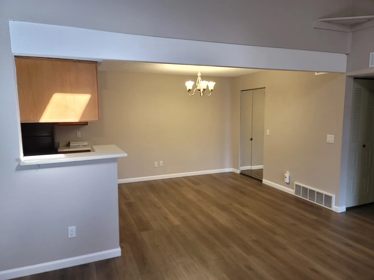 2 bed, 1174 sqft, $1,945 — Photo 4