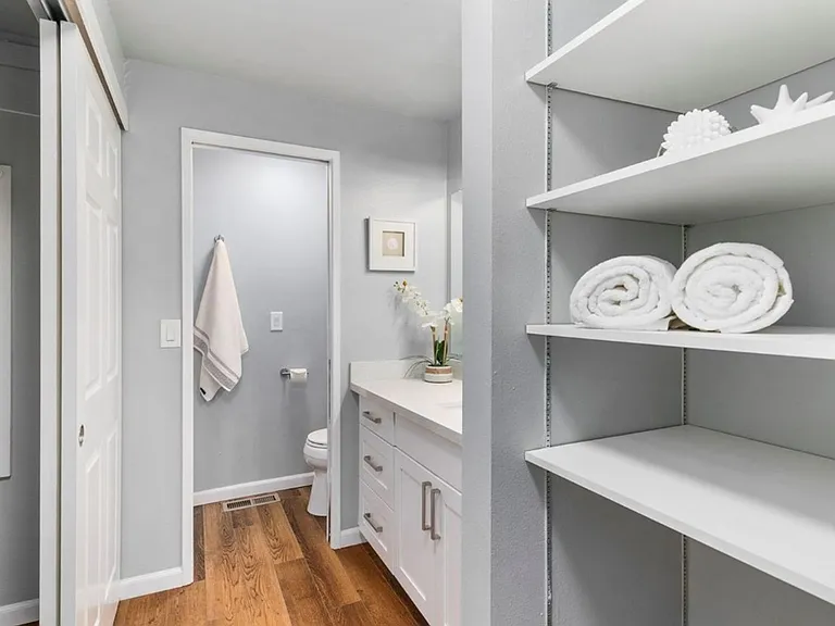 9908 NE 124th St #906 — Photo 4
