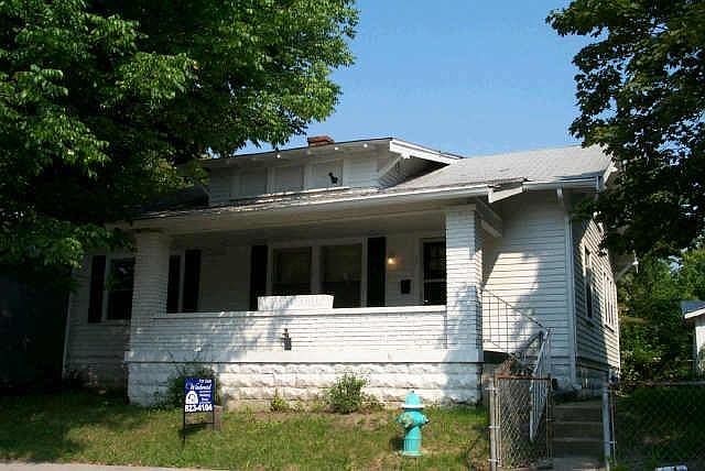 1st image of 846 E Lincoln St