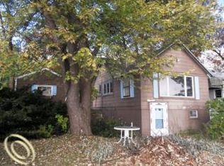 2800 N Duck Lake Rd, Highland, MI 48356