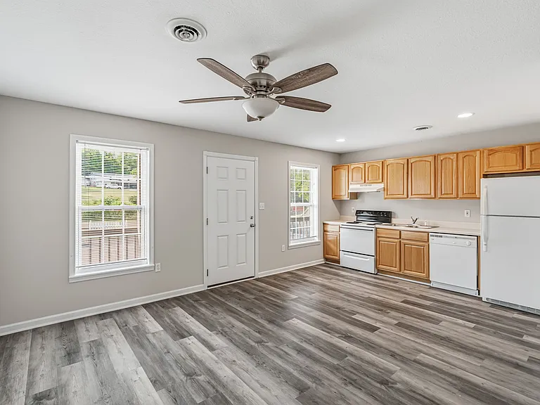 543 S Old Sevierville Pike #4 — Photo 3