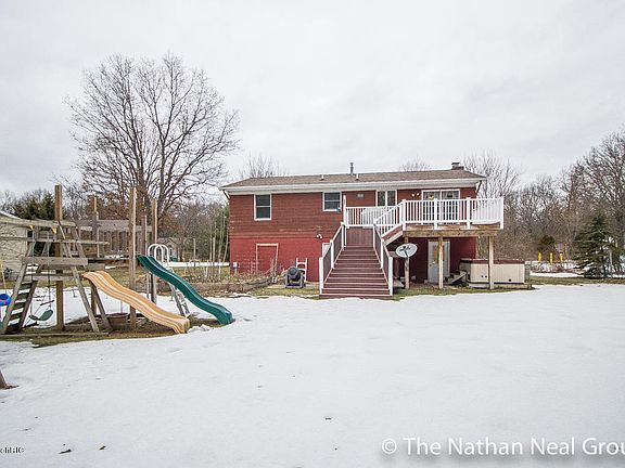 2nd image of 2945 Deerwood Dr