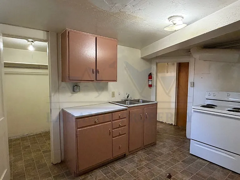 1526 Grand Ave #3 — Photo 4