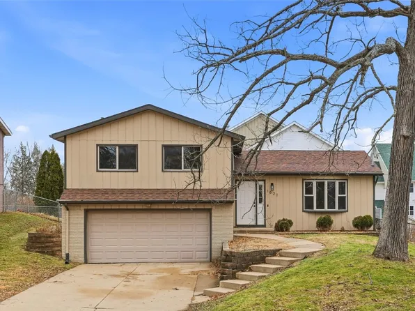 1621 13th St NW, Cedar Rapids, IA 52405
