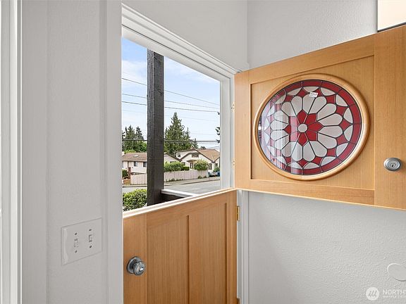 4th image of 8803 15th Avenue NE