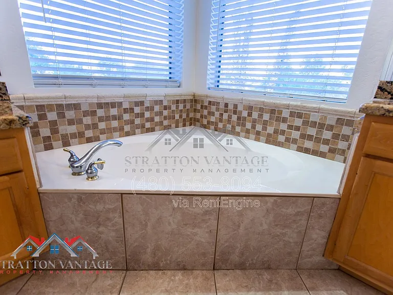 1231 N Layman St — Photo 50
