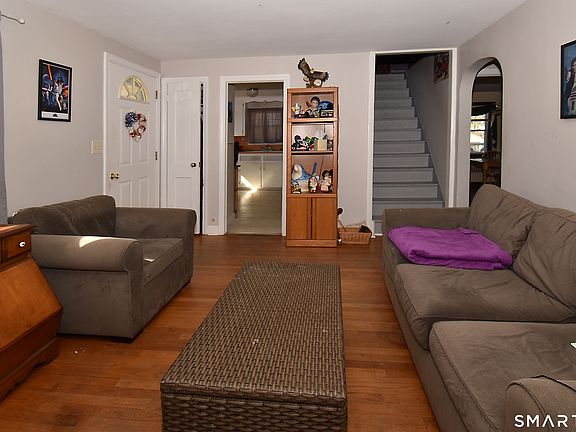 4th image of 3 French Road