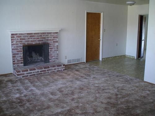 2nd image of 3031 E Laurel Ave
