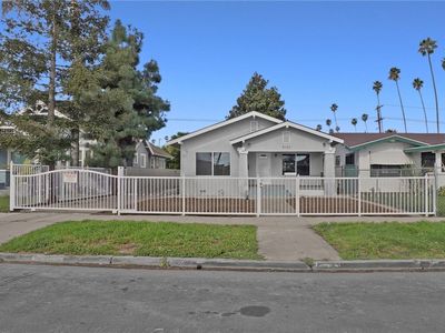 4143 S Van Ness Ave, Los Angeles, CA, 90062