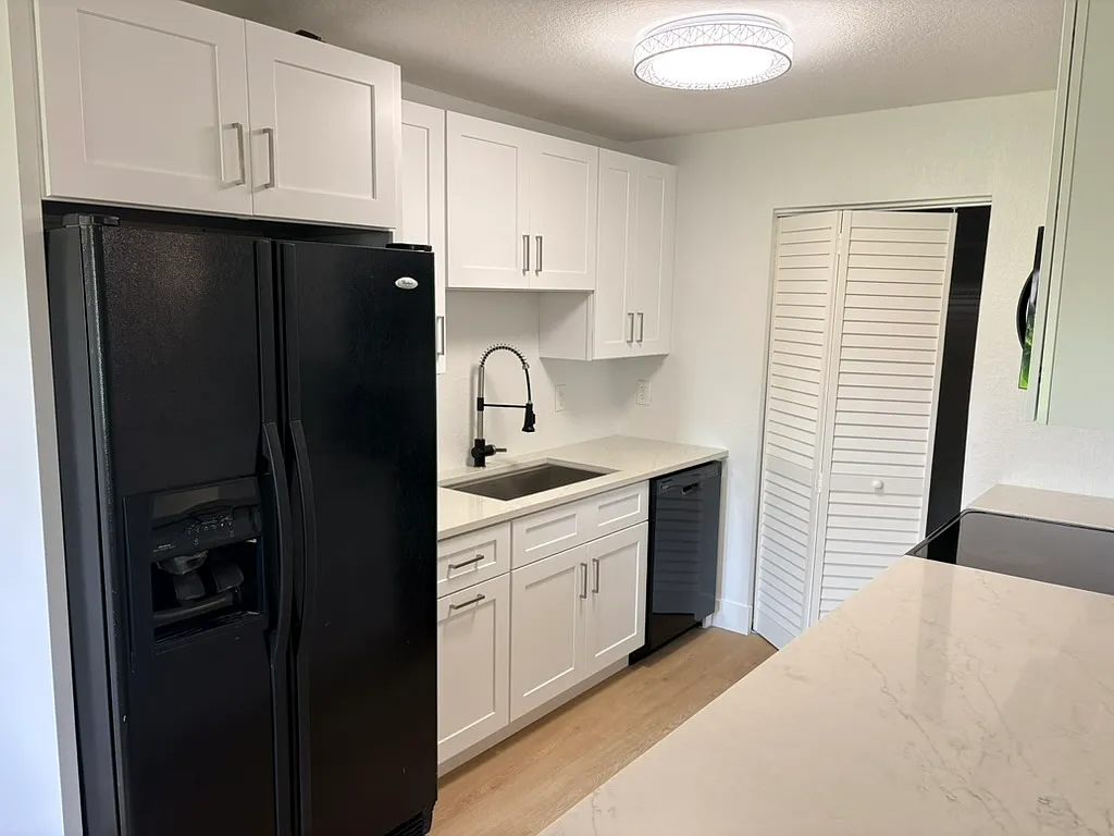 2 bed, 1110 sqft, $1,950 — Photo 4