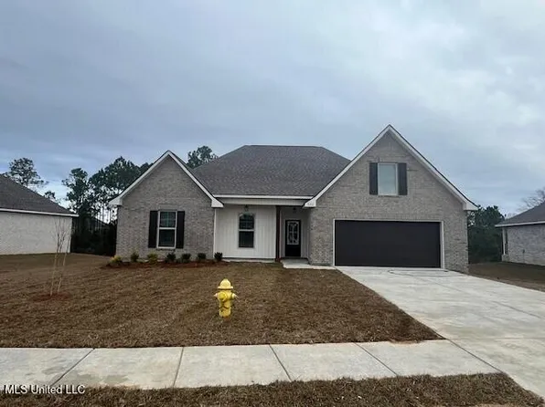 15216 High Point Dr, Gulfport, MS 39503