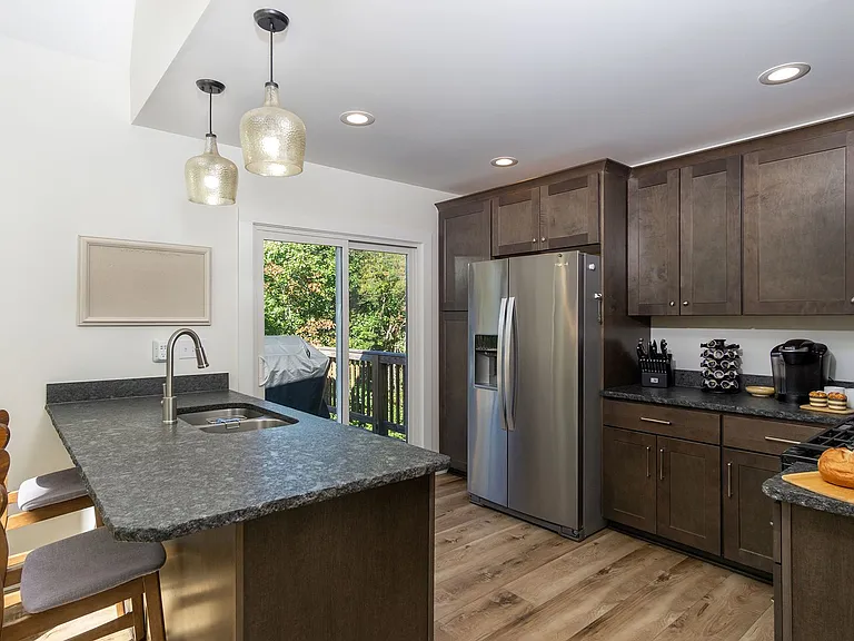 27 M L Reagan Dr — Photo 9