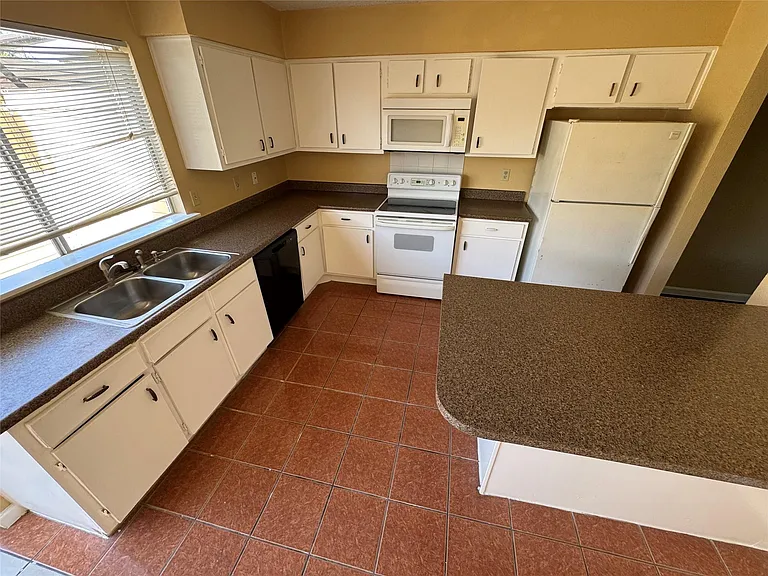 7170 S Dairy Ashford Rd — Photo 3