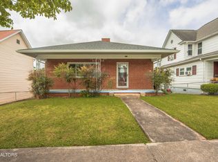 325 Carter Ave, Harriman, TN 37748