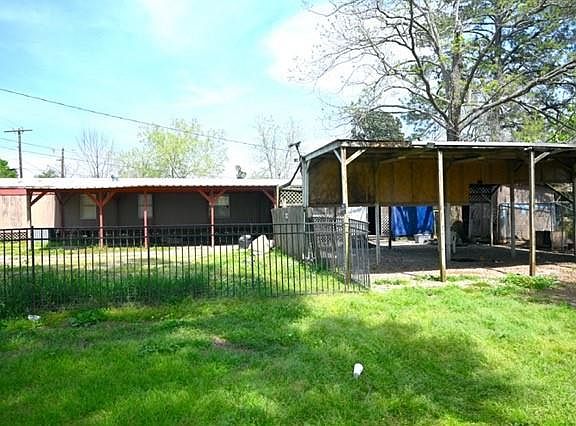 3rd image of 807 Magnolia St