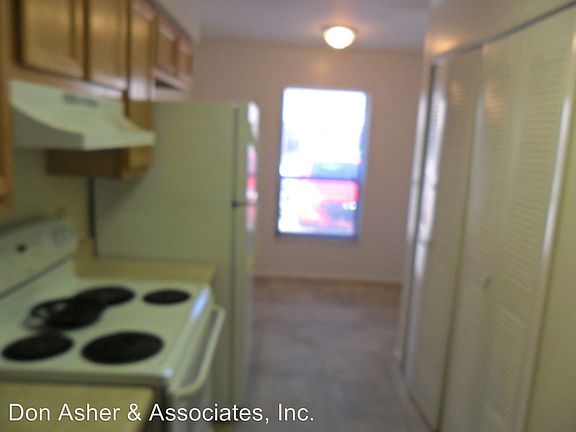3rd image of 7731 Country Pl