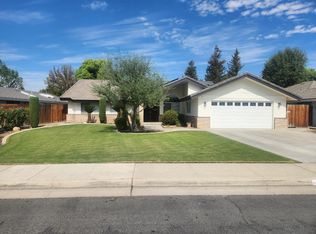 9304 High Oak Dr, Bakersfield, CA 93311