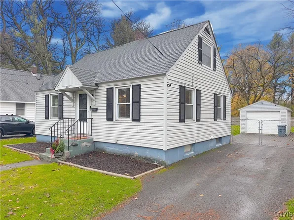 309 Lomond Pl, Utica, NY 13502