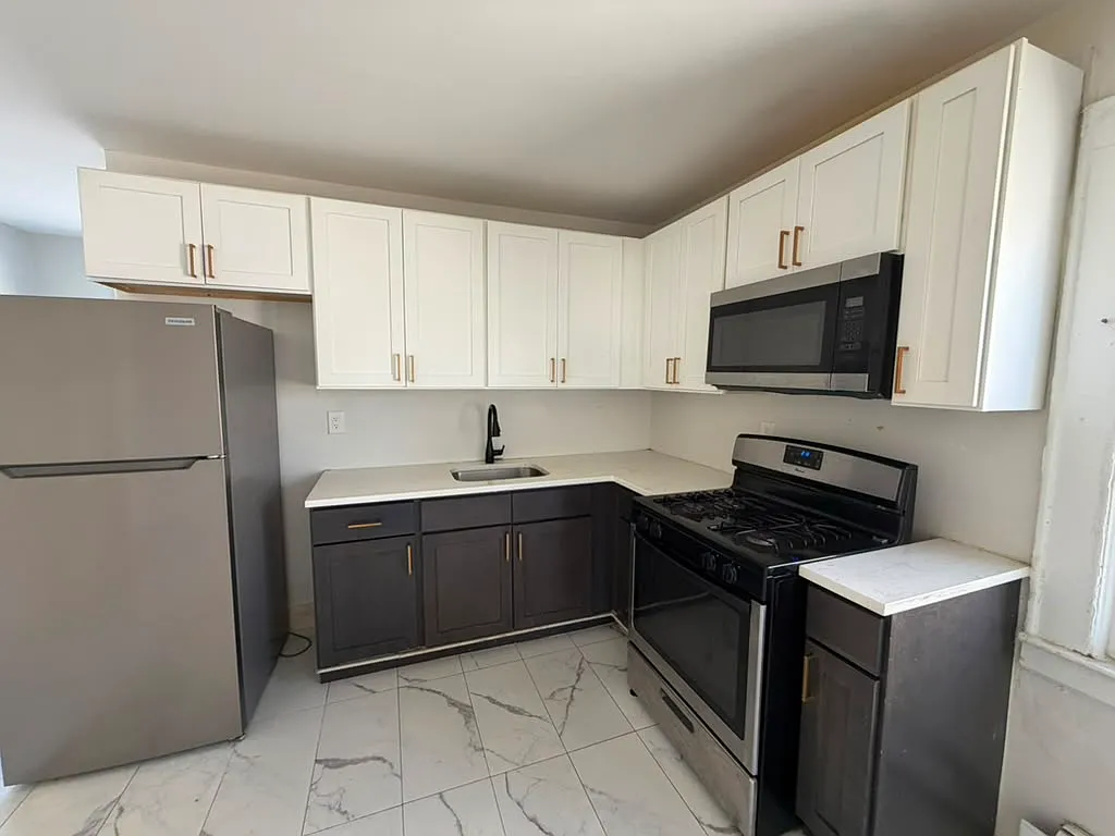 2 bed, 1300 sqft, $1,700 — Photo 2