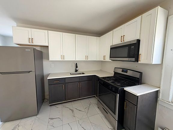 2nd image of 212 Custer Ave