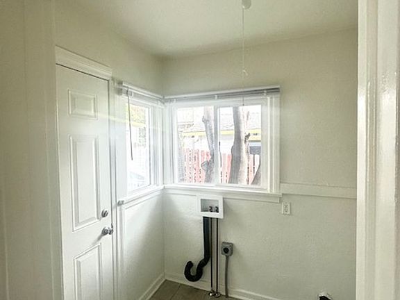4th image of 1327 E Santa Clara St #B