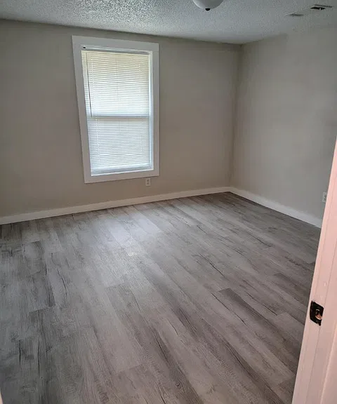 2306 Woodrow St — Photo 6