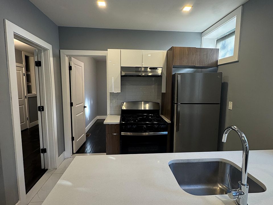 1st image of 154 Van Buren St #1C