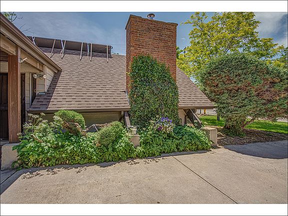 4th image of 1898 S Jasmine St