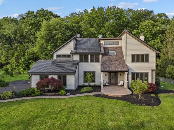 18 Haskel Dr, West Windsor, NJ 08550