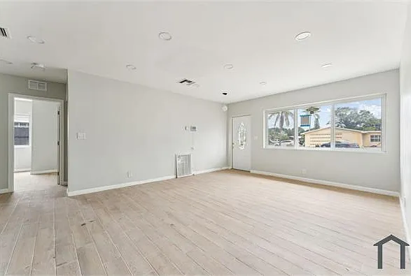 1451 SW 5th Ave — Photo 9