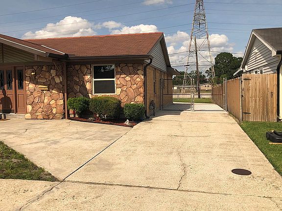 drive way leads to garage 