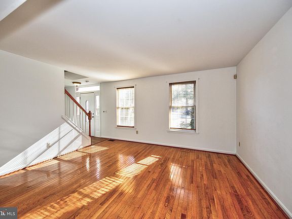 3rd image of 318 Linwood Ave