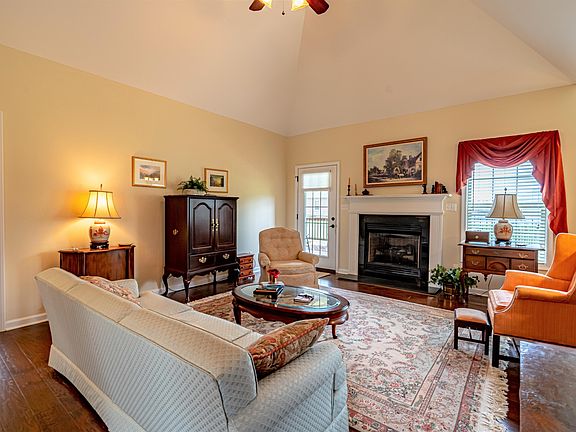 5th image of 1009 Old Mill Village Dr