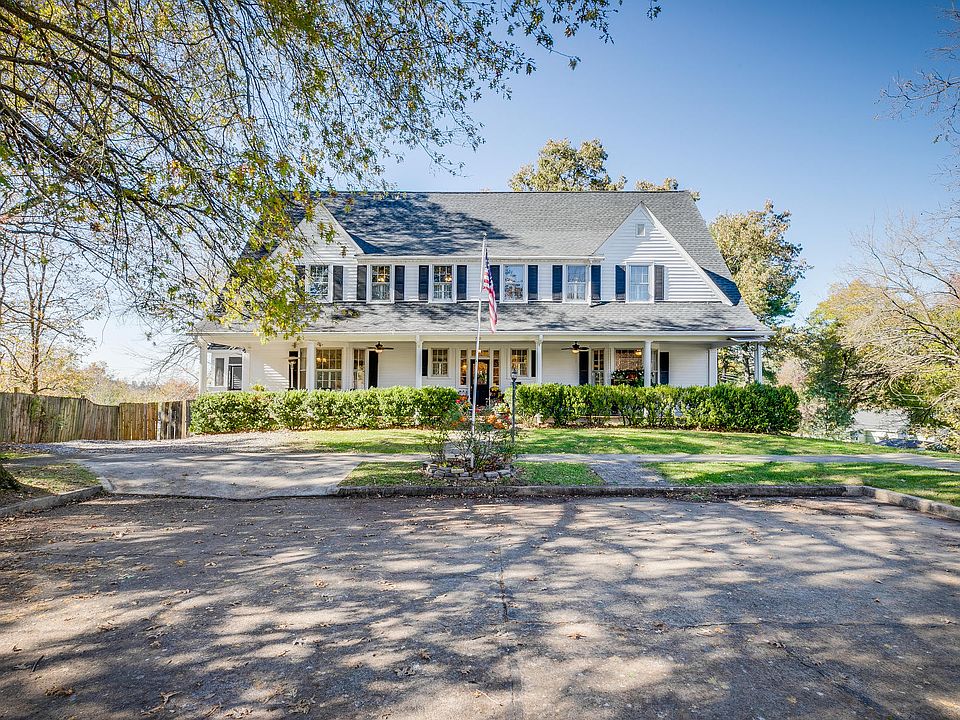 1st image of 700 Yadkin St