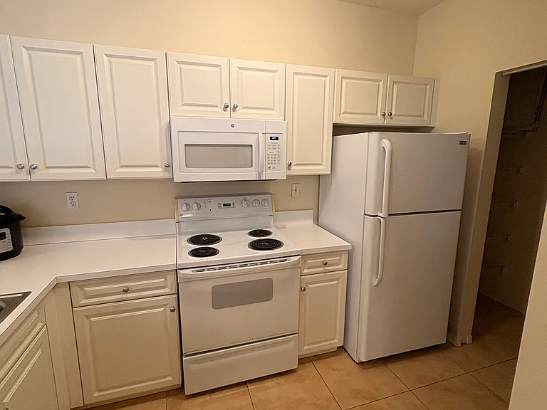 520 Florida Club Blvd #304 — Photo 5