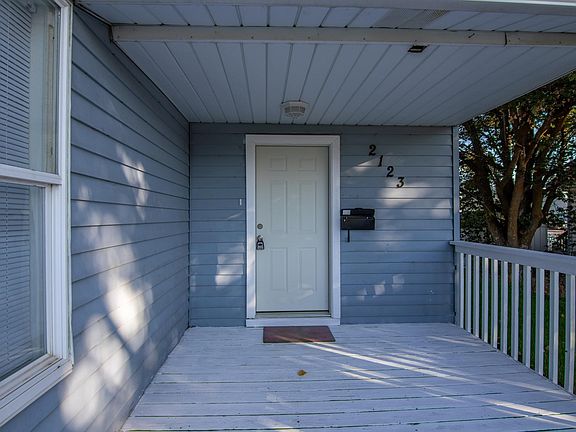 3rd image of 2123 E Desmet Ave