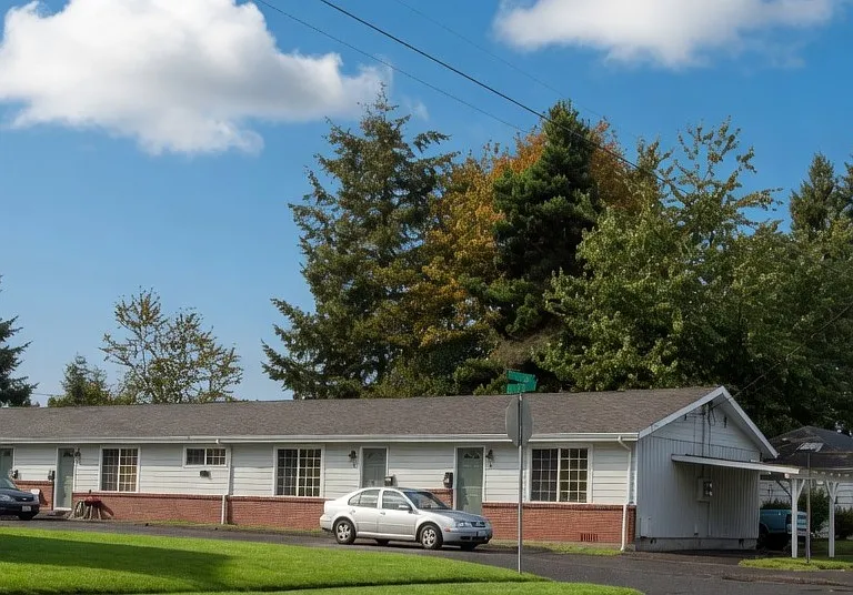 305 E Pear St — Photo 7