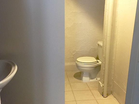 5th image of 473 Howard St Lowr #