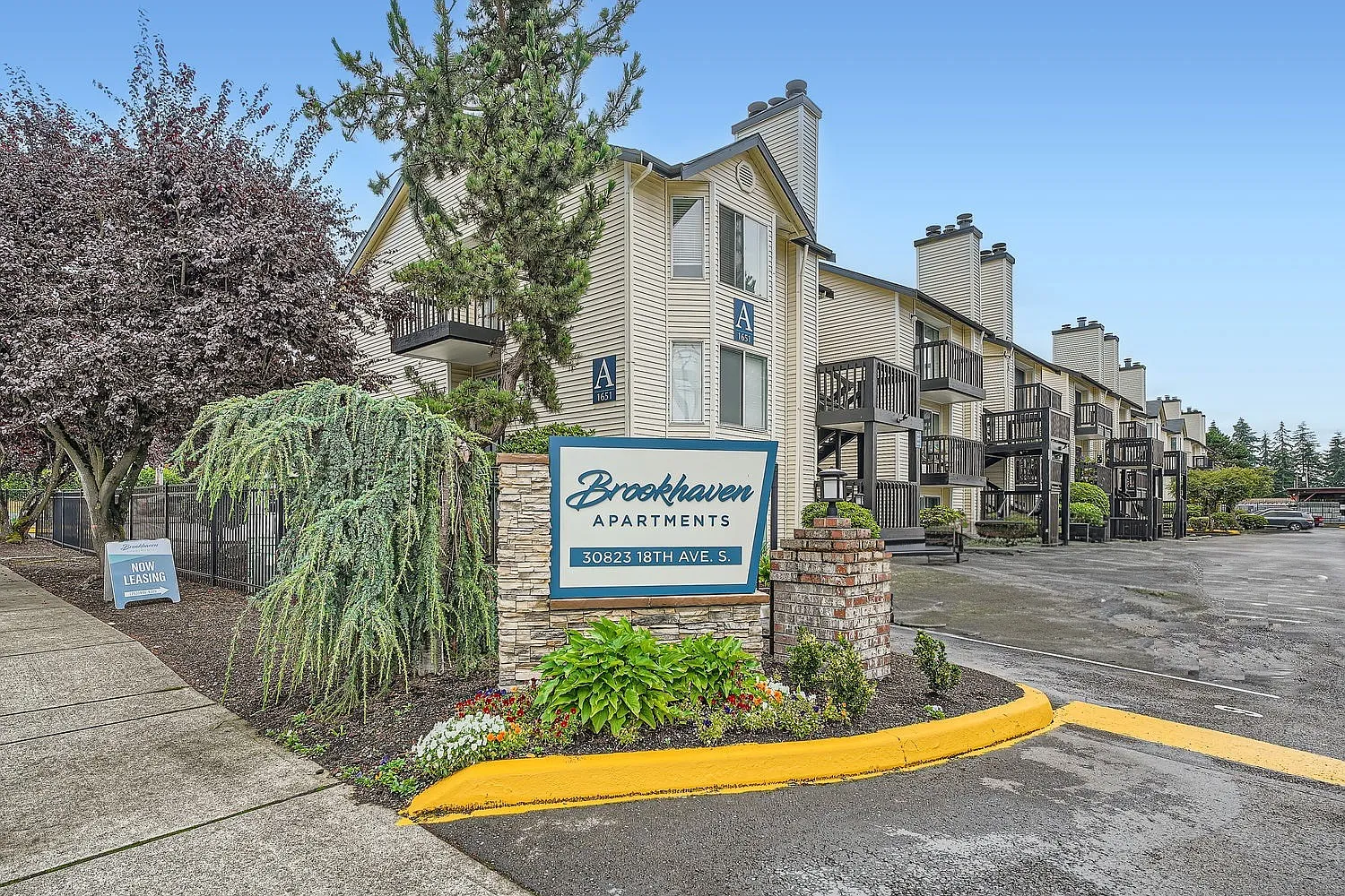 Brookhaven Apartments — Photo 1
