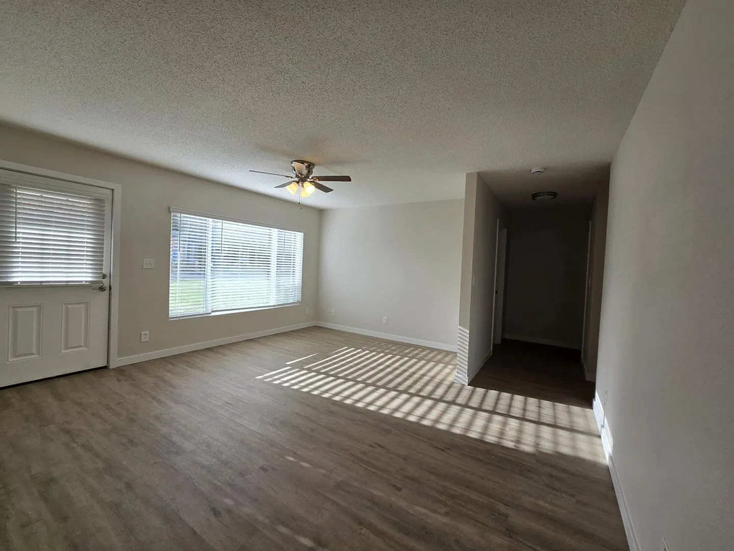 Beautiful Hoquiam Home for RENT! — Photo 3