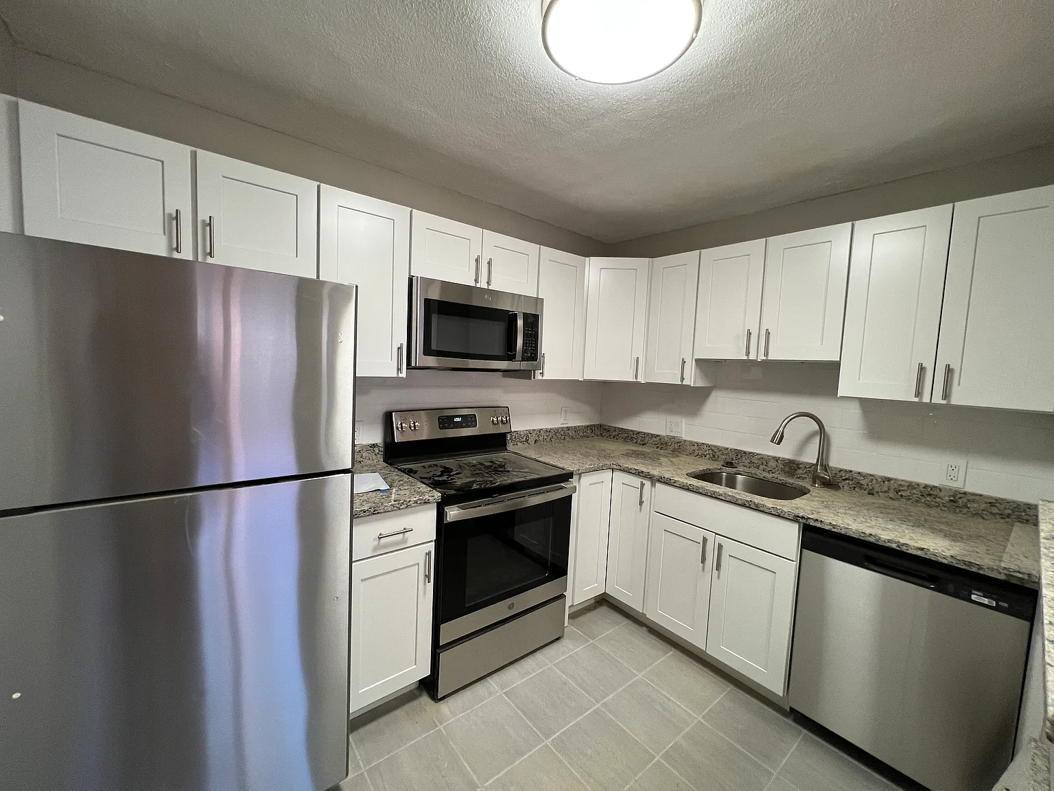 2 bed, 1.0 bath, $2,600 — Photo 1