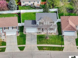1920 Garret Ln, Lincoln, NE 68512