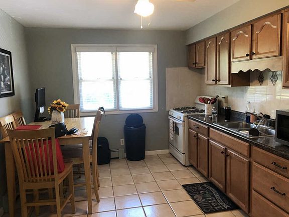 4th image of 24119 W Hazelcrest Dr Ste 200