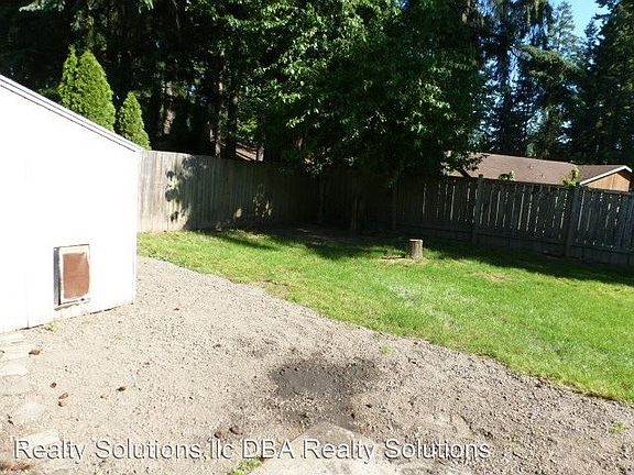 3rd image of 4200 NE Laura St