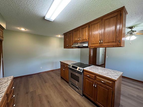 4th image of 417 Schulz Avenue